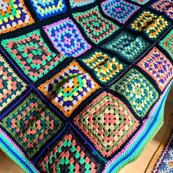 Vintage Handmade Knit Crochet Squares Afgan Throw - Picture 2 of 10